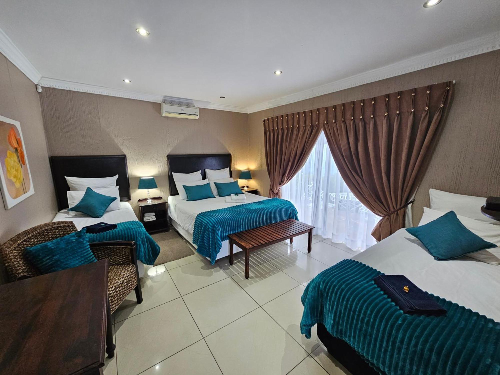 Bettie'S Luxury Lodge Kroonstad Exteriör bild