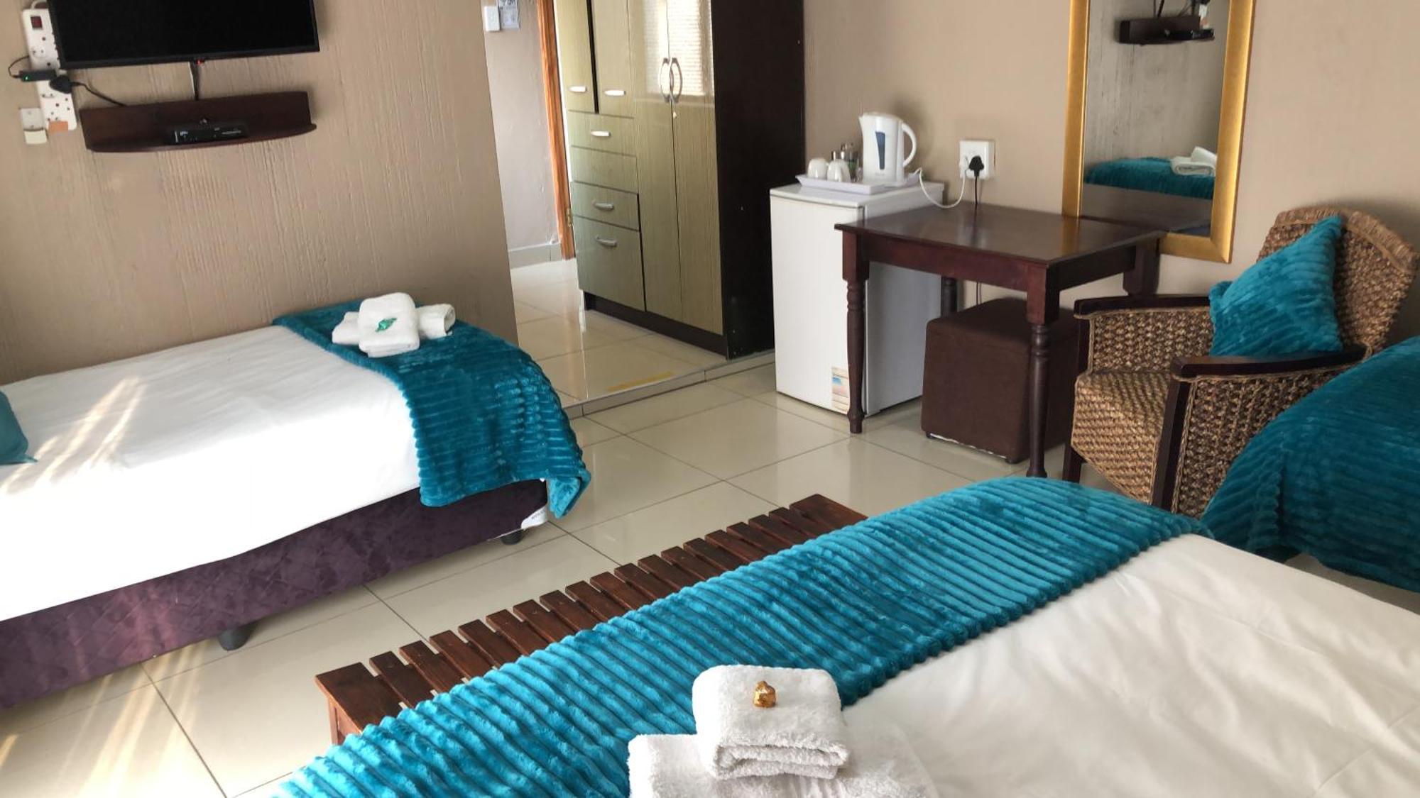 Bettie'S Luxury Lodge Kroonstad Exteriör bild
