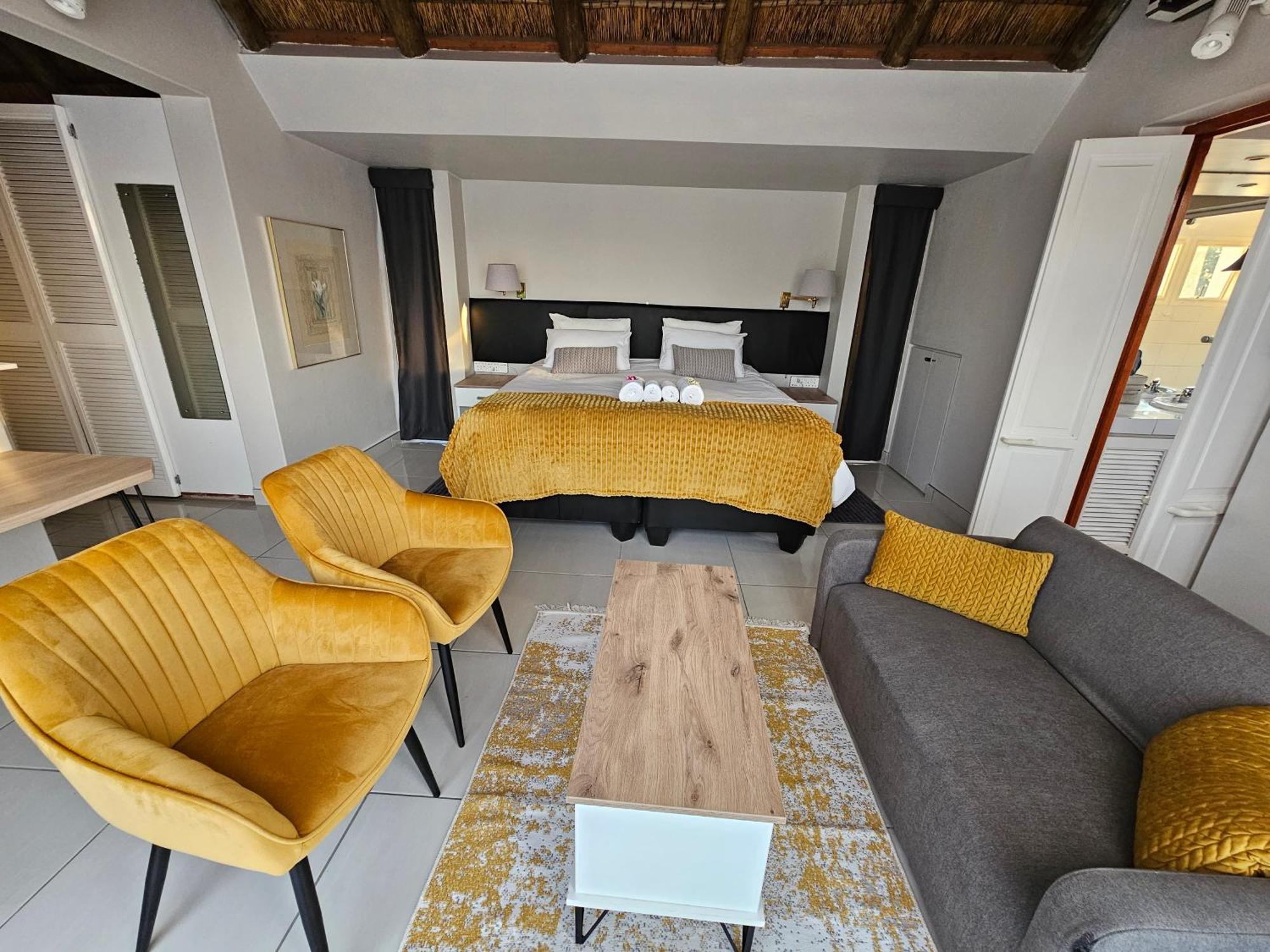 Bettie'S Luxury Lodge Kroonstad Exteriör bild