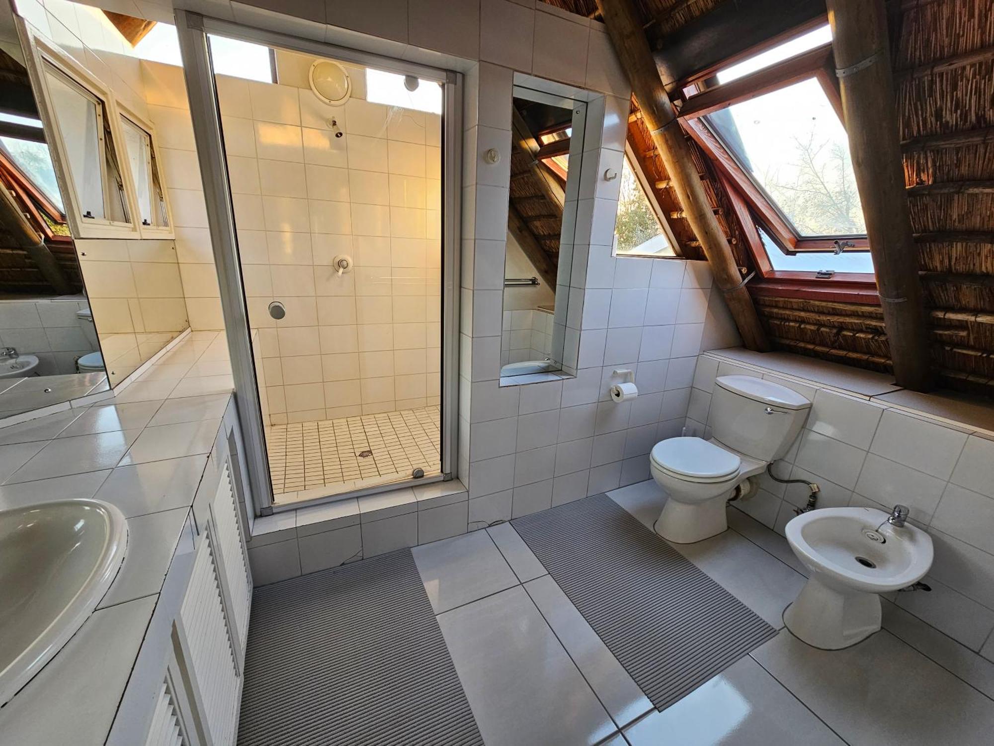 Bettie'S Luxury Lodge Kroonstad Exteriör bild