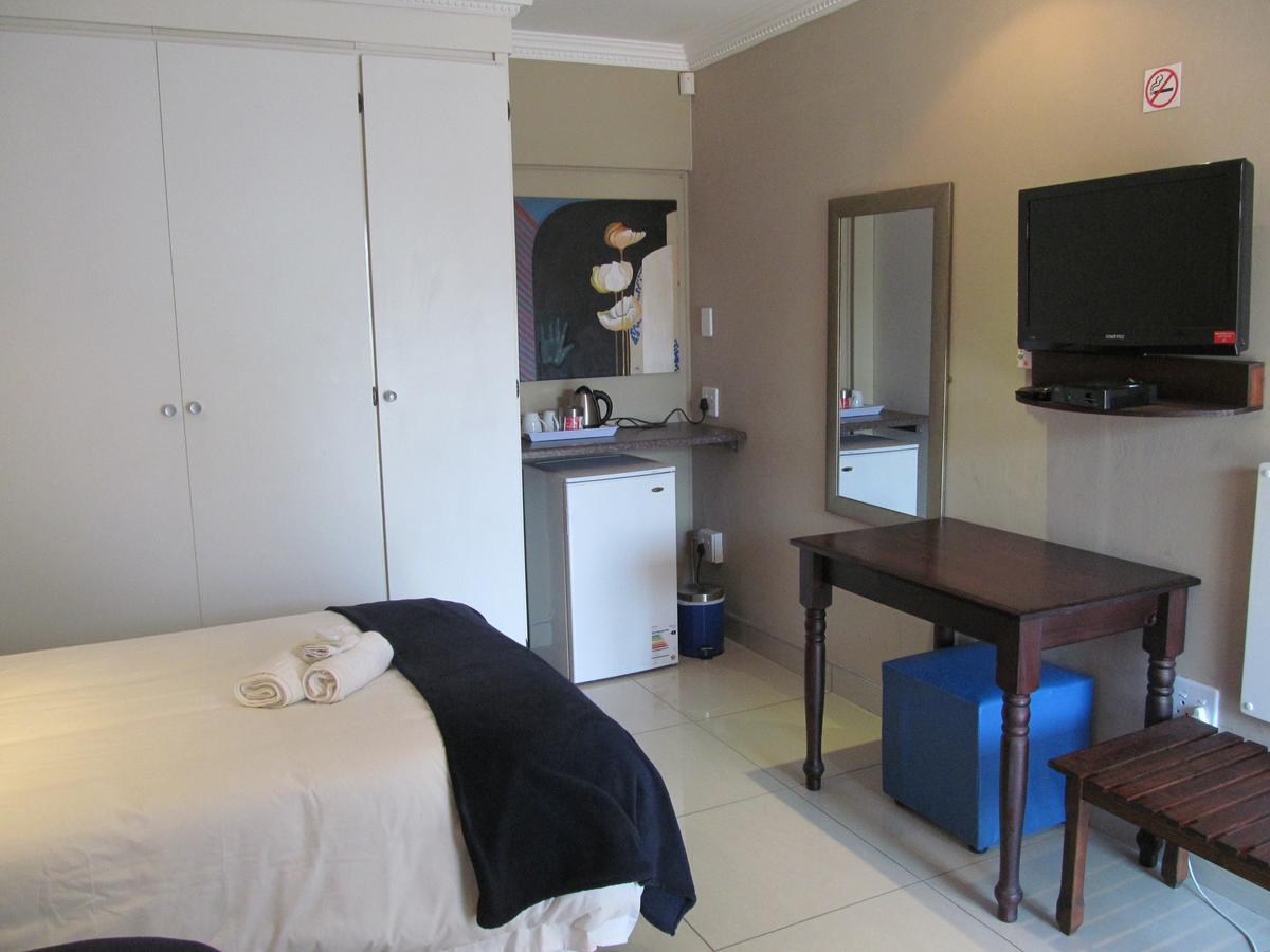 Bettie'S Luxury Lodge Kroonstad Rum bild