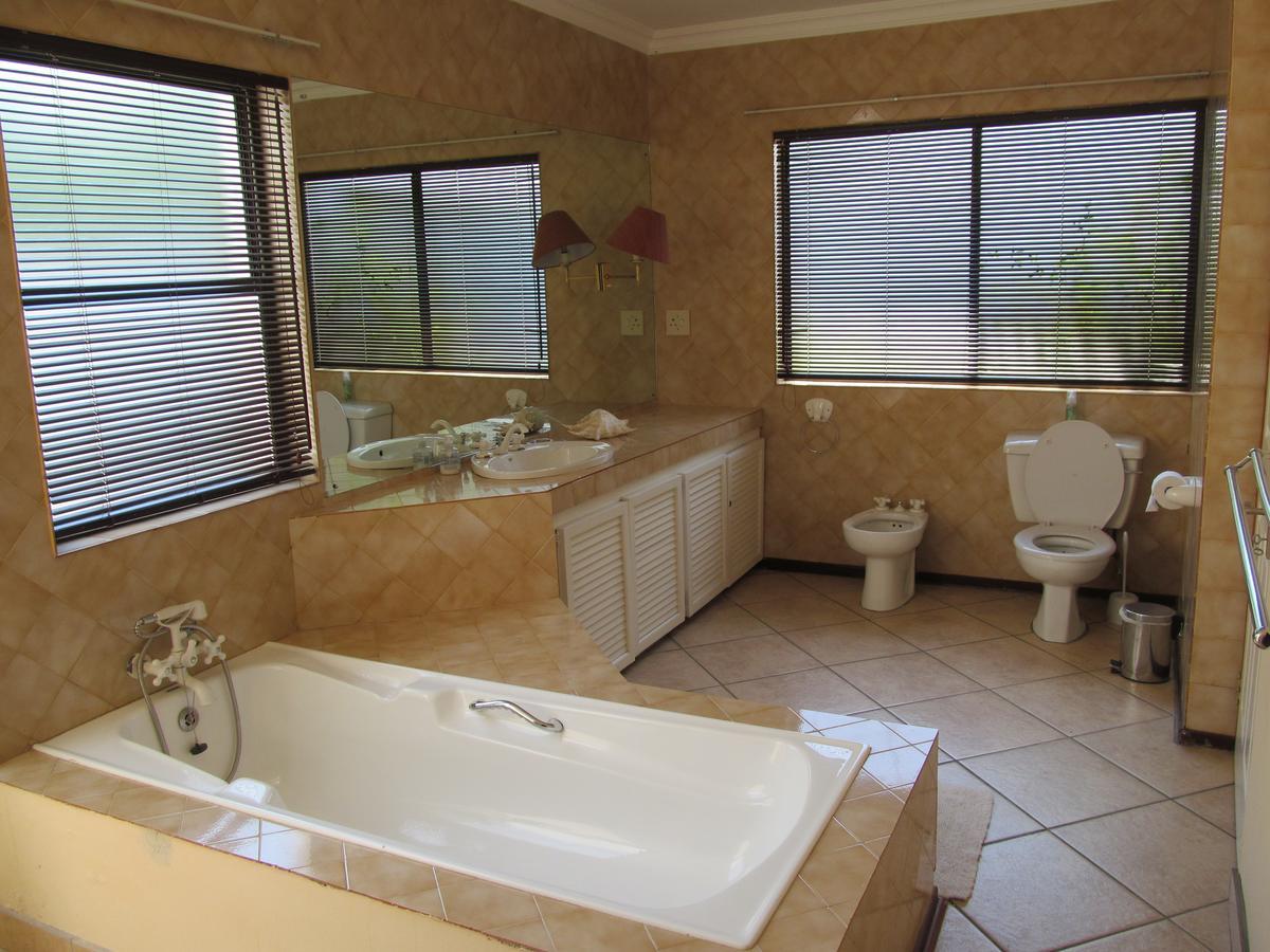 Bettie'S Luxury Lodge Kroonstad Rum bild