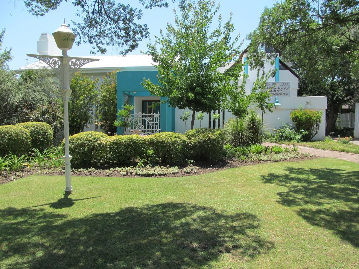 Bettie'S Luxury Lodge Kroonstad Exteriör bild